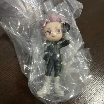 괴수 8호 나루미 겐 팔버스 피규어