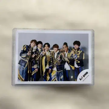 A.A. OYOBU 그룹 사진 6명