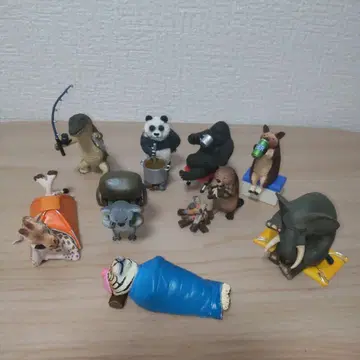 아사쿠마 토시오 애니멀 캠핑 가챠