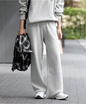 저널 스탠다드 GOODIES CLUB 엠블럼 니트 팬츠