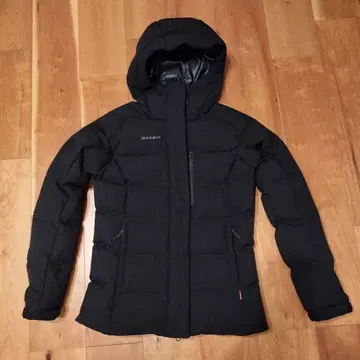 MAMMUT 후드 부착 블랙 다운 자켓