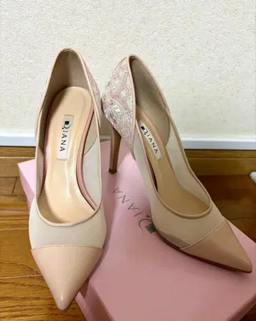 DIANA 베이지 레이스 스틸레토 하이힐