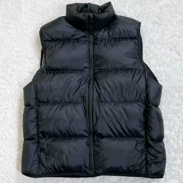 유니클로 울트라 라이트 다운 베스트 와이드 퀼트 풀 집업 블랙 L