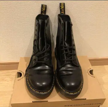 [ 새상품급 ] Dr. Martens 닥터마틴 부츠 여성용 23