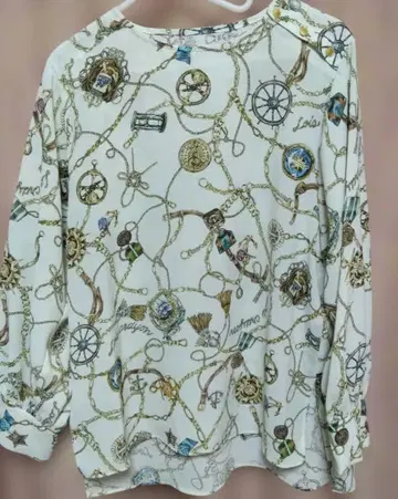 택 포함 새상품 로이스크레용 marine 블라우스