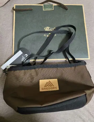 [ 미사용 새상품 ] 택 포함 일비종떼 그레고리 숄더백 브라운