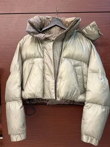 카키 숏 기장 다운 자켓