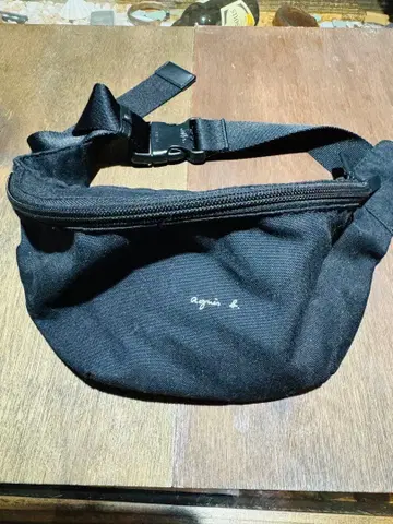 agnis b. 블랙 힙색