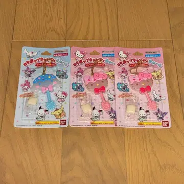 산리오 롤리팝 캔디 참 키티 2개, 시나모롤 1개