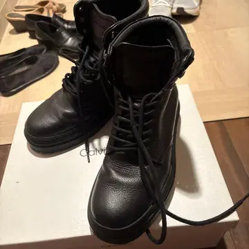 Calvin Klein 블랙 가죽 부츠 26cm
