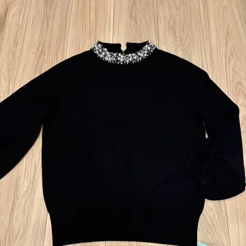 ViaggioBlu 펄 장식 블랙 긴팔 니트 스웨터