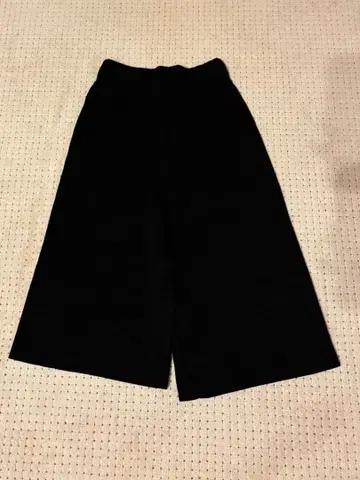 [ 새상품급 ] GUNN JOHANSSON 네이비 리브 하프 니트