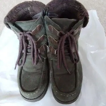 올리브 그린 어그 부츠 NUOVO