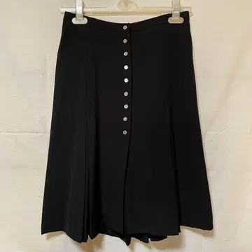 에네스베 스냅 버튼 플리츠 스커트 블랙 36 사이즈