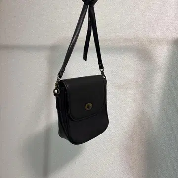 가죽 숄더백 블랙