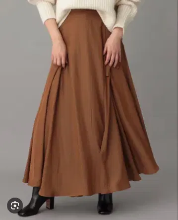 Caos 새틴 롱랩 플레어 스커트