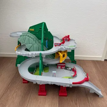 타카라토미 토미카 터널 통과! 산 오르기 드라이브