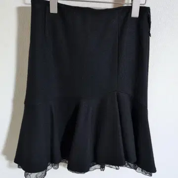 prideglide 블랙 플레어 스커트 밑단 레이스 포함