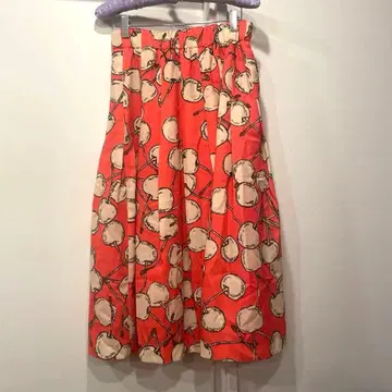 빨간색 드럼 패턴 플레어 스커트 M 사이즈