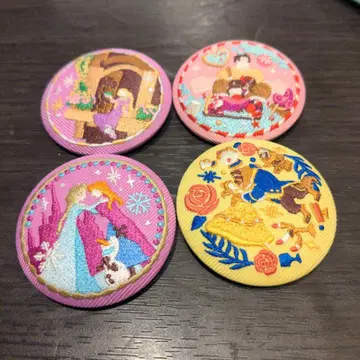 Disney Characters 자수 캔뱃지 비스킷2