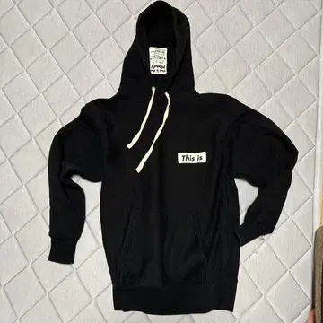 This is the Hoody 블랙 L 사이즈