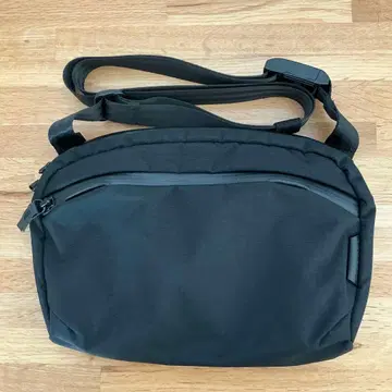 ALPAKA FLIGHT SLING 블랙