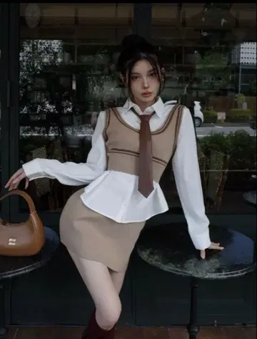 베이지 브라운 V넥 스커트 셋업 4세트 Darich