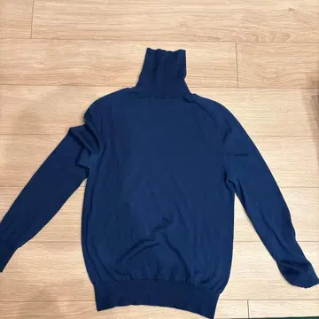 Cruciani 네이비 터틀넥 스웨터 사이즈 46 캐시미어 실크