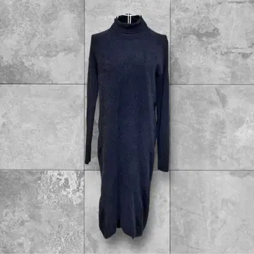 데밀크스 빔즈 프론트 플러피 하이넥 니트 원피스 네이비