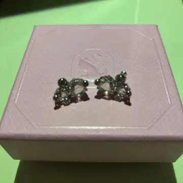 Swarovski Constella 스터드 귀걸이
