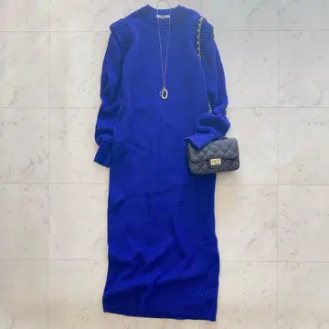 새상품급 앙슬리드 파워 숄더 니트 원피스 36 블루