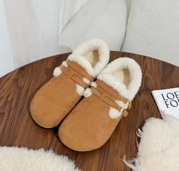 브라운 스웨이드 어그 부츠