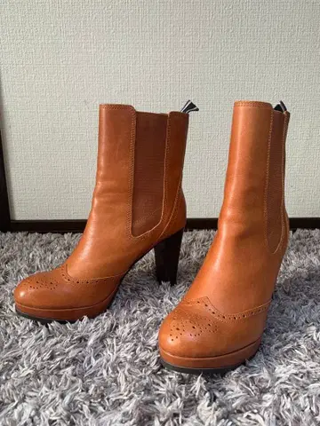 새상품급 타미힐피거 여성용 사이드 고어 부츠 힐 가죽 24.5