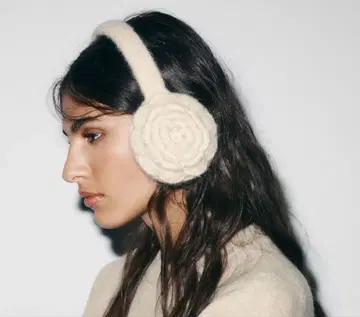 ZARA 귀도리 새상품 크로셰 뜨기