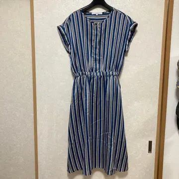 언타이틀 스트라이프 플레어 슬리브 원피스 반팔