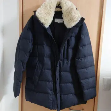 TOMORROWLAND 차콜 그레이 다운 자켓