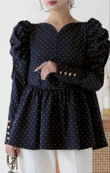 [ 새상품급 ] MERAKI 파워 숄더 블라우스 M