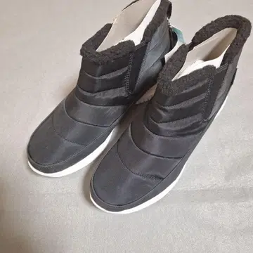 SKECHERS 블랙 부츠