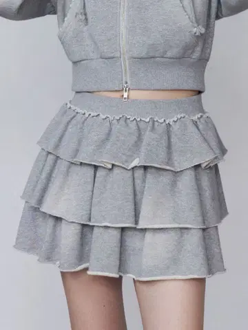 EMODA 맨투맨 티어드 미니 스커트