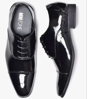 블랙 에나멜 드레스 슈즈