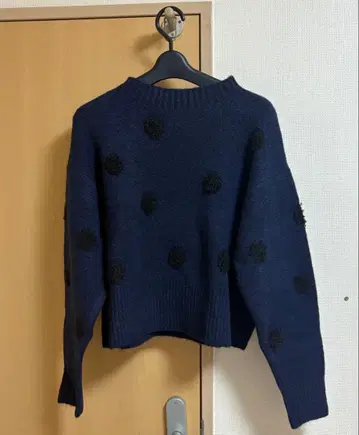 [ LILASIC ] 도트 무늬 스웨터