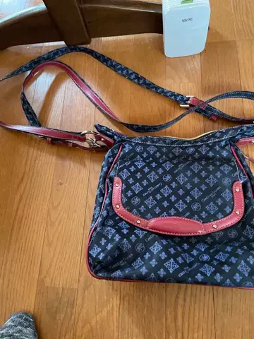 크리스찬 올리비에 숄더백