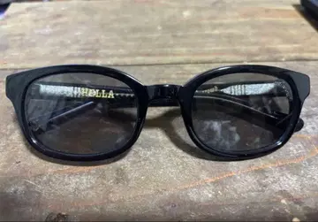 uncrowd HELLA BLACK 프레임 smoke 렌즈