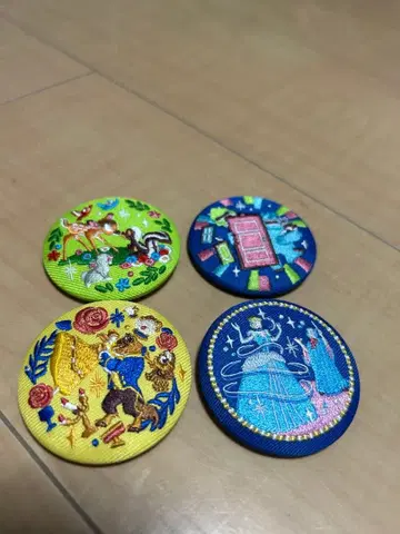 디즈니 자수 캔뱃지 4개 세트