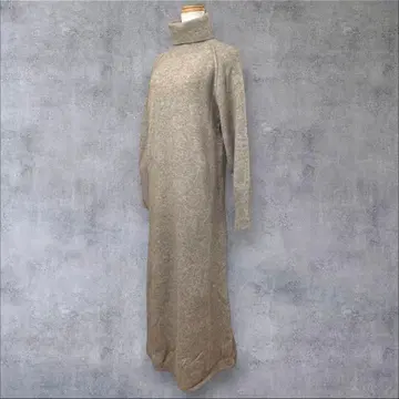 새상품급 로쏘 F by ROSSO 터틀 플레어 니트 원피스