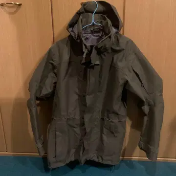 초레어 벤틸레이션 부착 네덜란드군 고어텍스 자켓 카린시아제 최소 사이즈