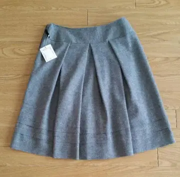 [ 미사용 새상품 ] UNTITLED 스커트 그레이