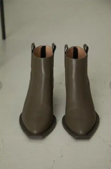 [미사용 새상품] RIM.ARK 사이드 벨트 숏 부츠