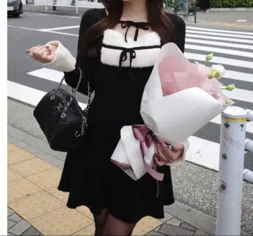 Darich 리본 퍼 플레어 니트 미니 원피스