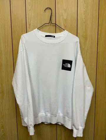 THE NORTH FACE 화이트 맨투맨